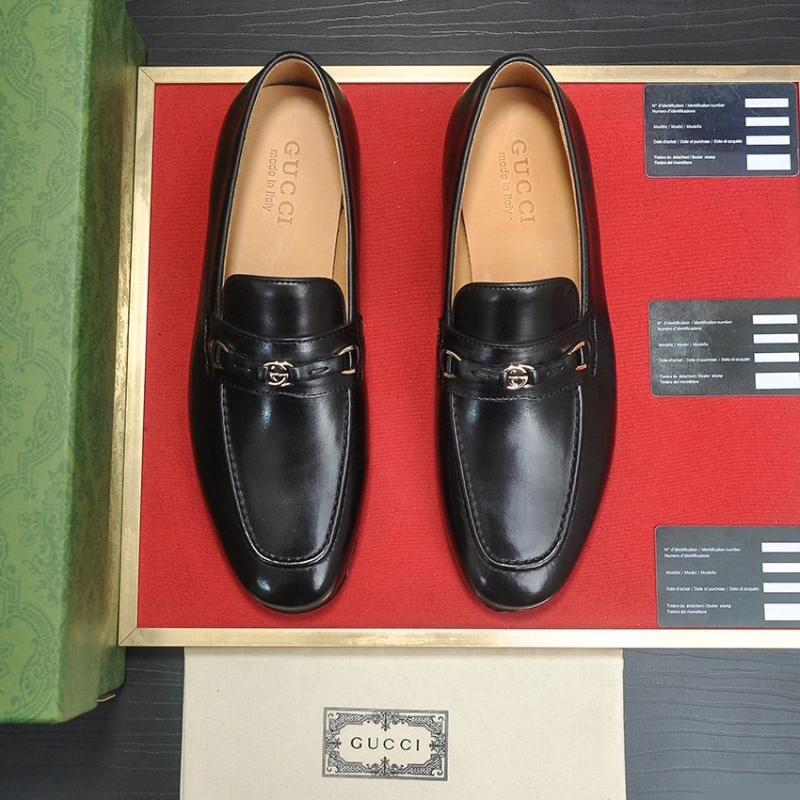 G*u*i leather shoes